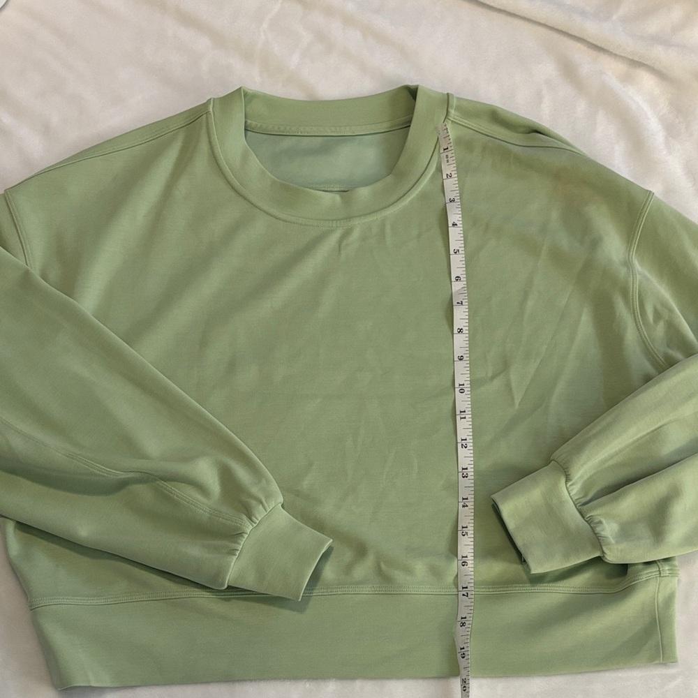 Oversized Lululemon Athletica Light Green Crop Top